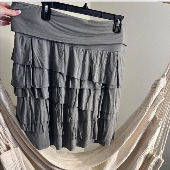 Ann Taylor LOFT Y2K Petite Grey Mini Skirt – Size L - Picture 2 of 4